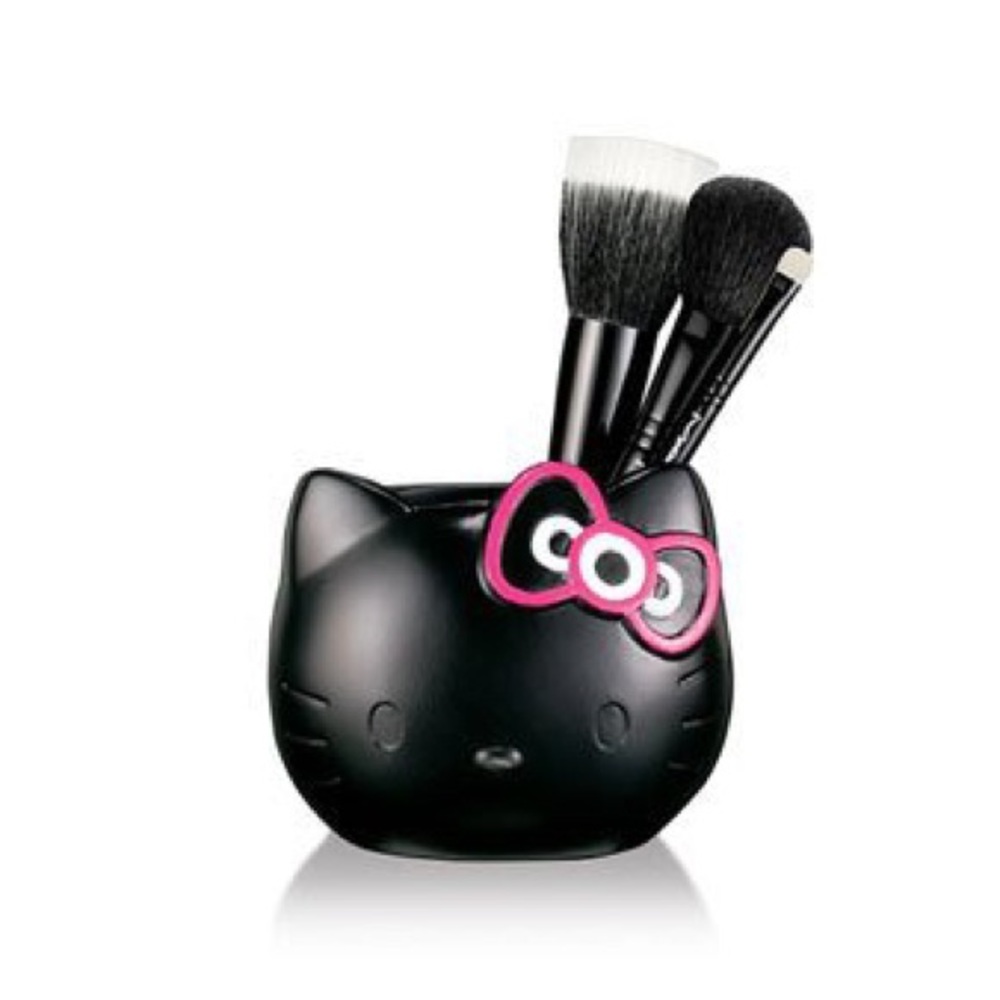 Authentic MAC x Hello Kitty Collab Brushes and Cup